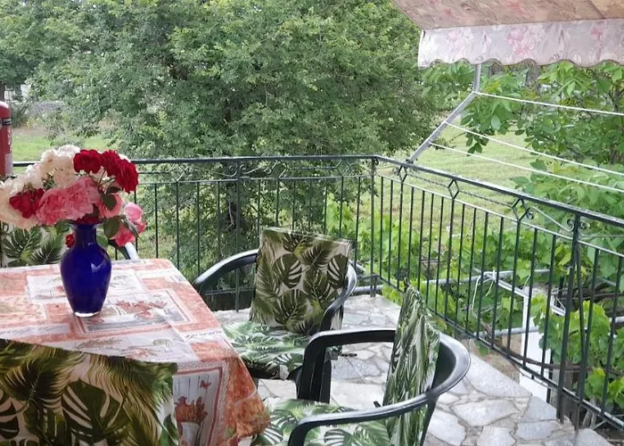 Lägenhet Pitsinis Ii