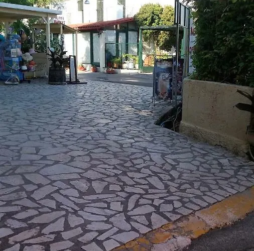 Pitsinis Ii Roda (Corfu)